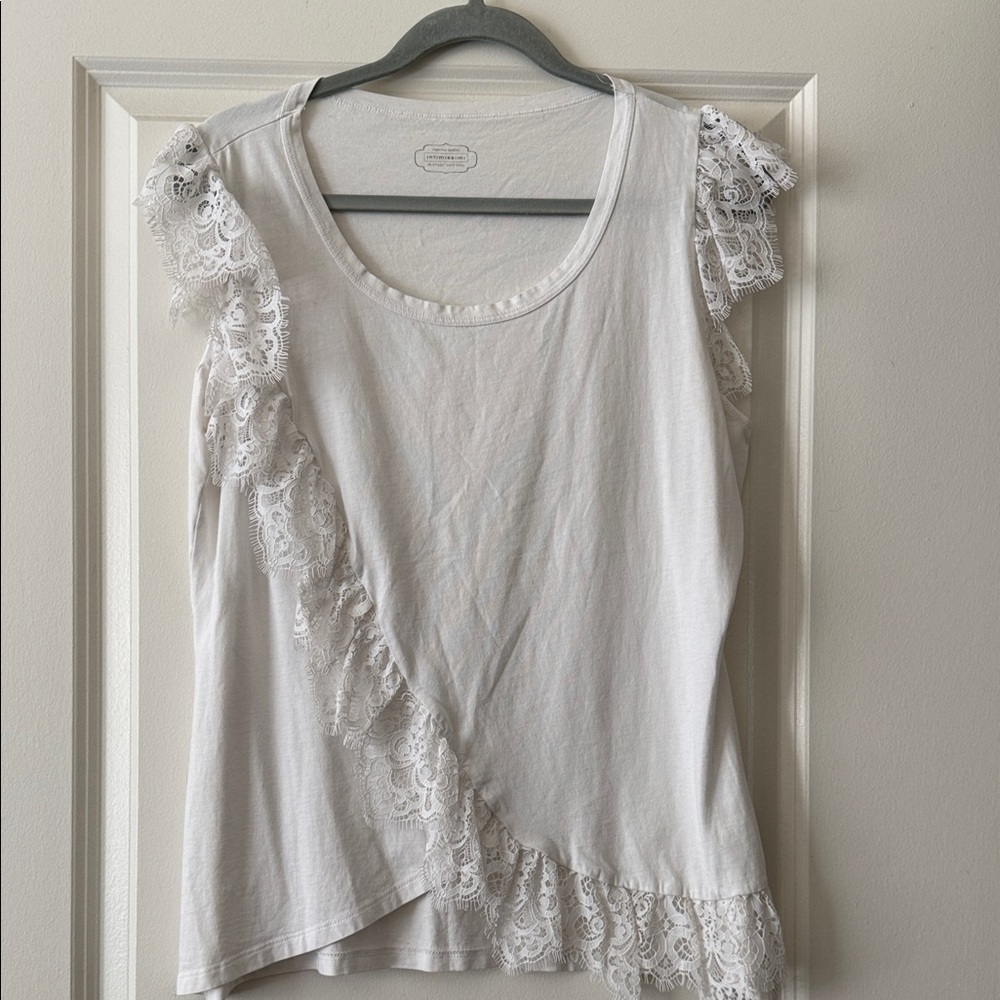 Elegant White Intimissimi Lace Trim Top